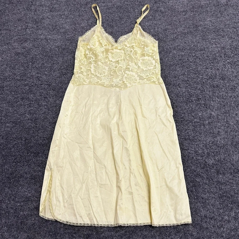 Vintage Slip Dress Womens Size 34 Yellow Lace Bodice Silky Nylon Lingerie Nighty